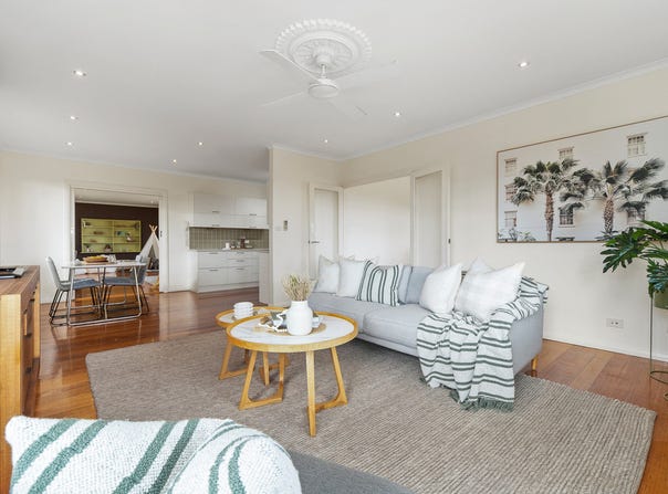 1/8 Bader Court, Frankston South, Vic 3199