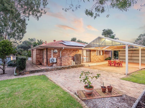 15 Lalor Place, Kalamunda, WA 6076