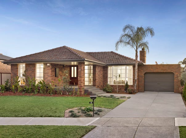 9 Mungana Court, Taylors Lakes, Vic 3038