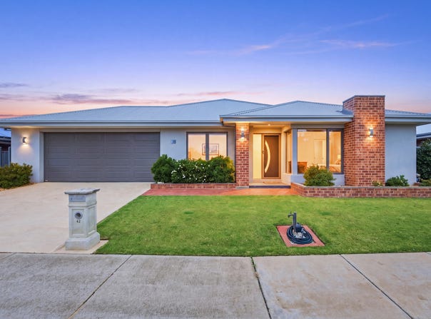 42 Whirrakee Parade, Huntly, Vic 3551