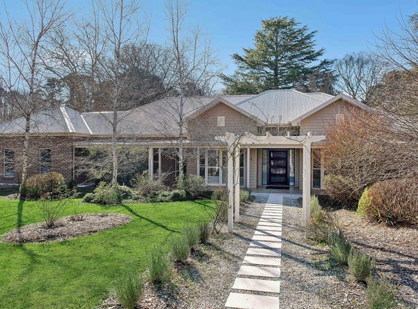 16 Hurlingham Avenue, Burradoo, NSW 2576