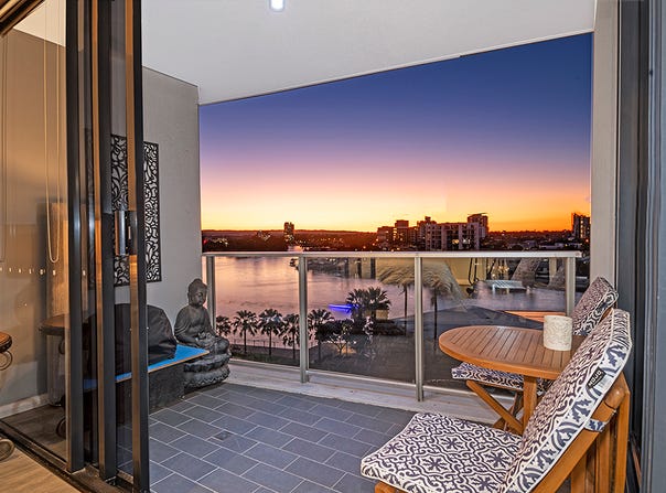 602/4 Wahroonga Place, Surfers Paradise, Qld 4217