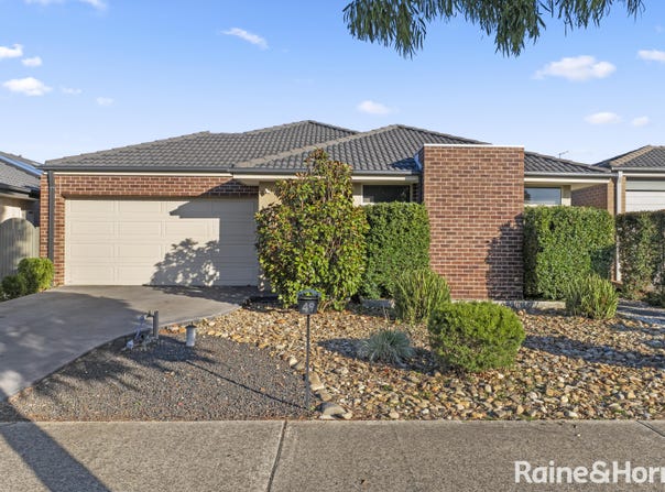 49 Chantenay Parade, Cranbourne North, Vic 3977