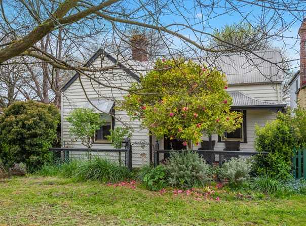 32 Dundas Street, Lancefield, Vic 3435
