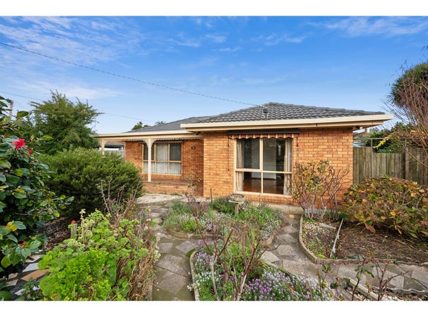 18 Winter Street, Belmont, Vic 3216