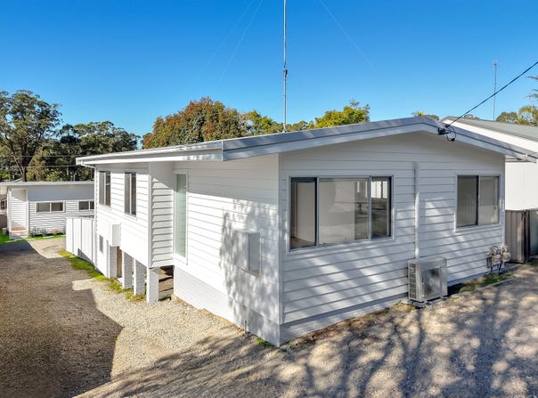 8 and 8a Toorak Avenue, Erina, NSW 2250