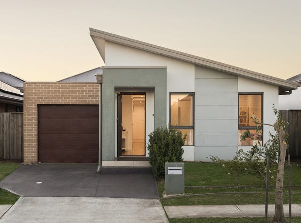 13 Stonehaven Way, Catherine Field, NSW 2557