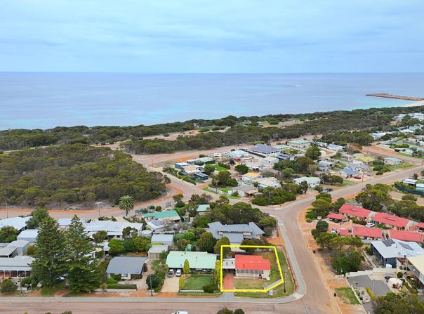 2 Flinders Street, Hopetoun, WA 6348