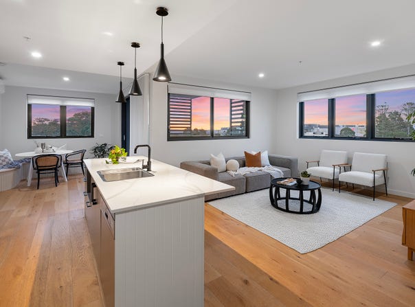 402/2 Charles Street, Charlestown, NSW 2290