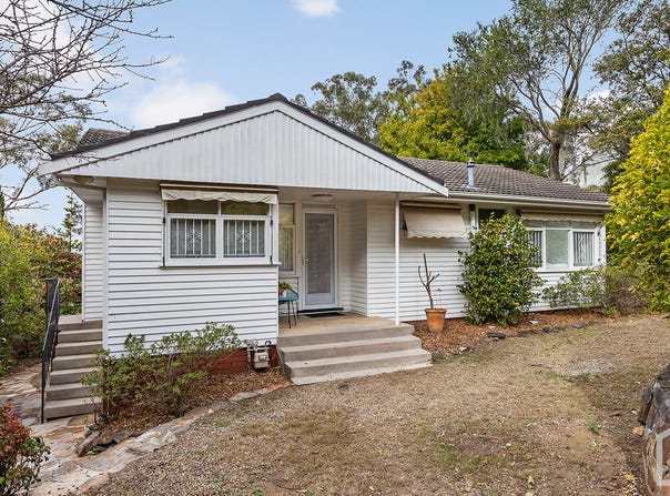 16 Hume Road, Lapstone, NSW 2773