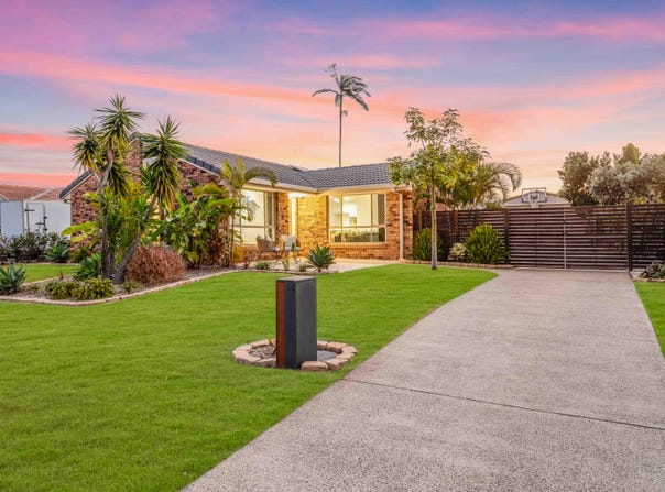 14 Gordon Crescent, Sandstone Point, Qld 4511