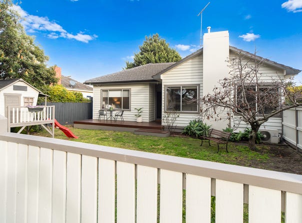 1/16 Rosslyn Avenue, Seaford, Vic 3198