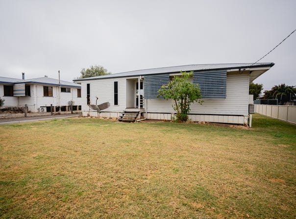 122 Currey Street, Roma, Qld 4455