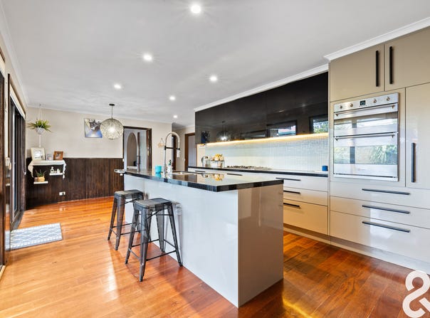 5 Greenway Drive, Mill Park, Vic 3082