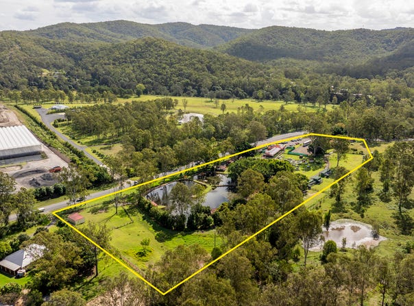2 Halls Road, Luscombe, Qld 4207