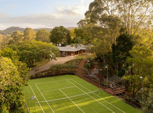 126 Gold Creek Road, Brookfield, Qld 4069