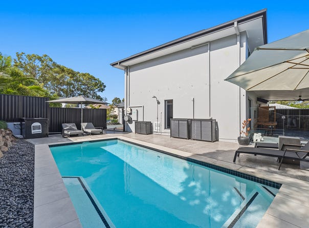 35 Clear River Boulevard, Ashmore, Qld 4214