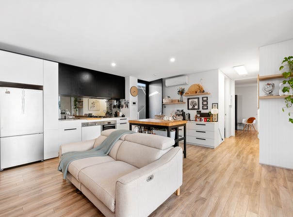 16/402 Carrington Street, Hamilton Hill, WA 6163