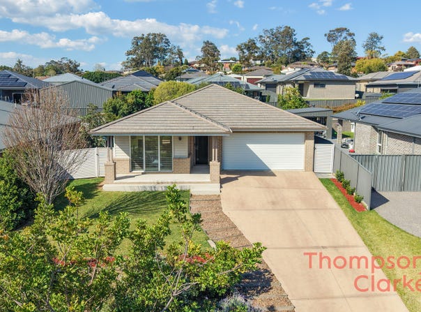 39 Grand Parade, Rutherford, NSW 2320