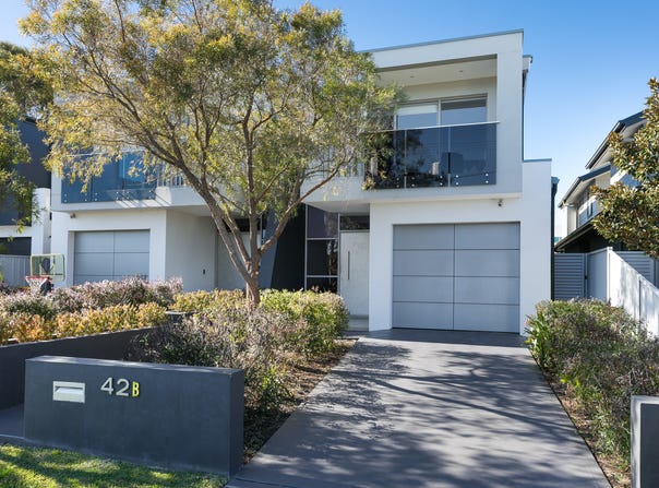 42B Crammond Boulevarde, Caringbah, NSW 2229