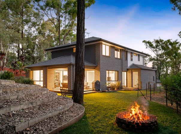 105 Chestnut Drive, Pine Mountain, Qld 4306