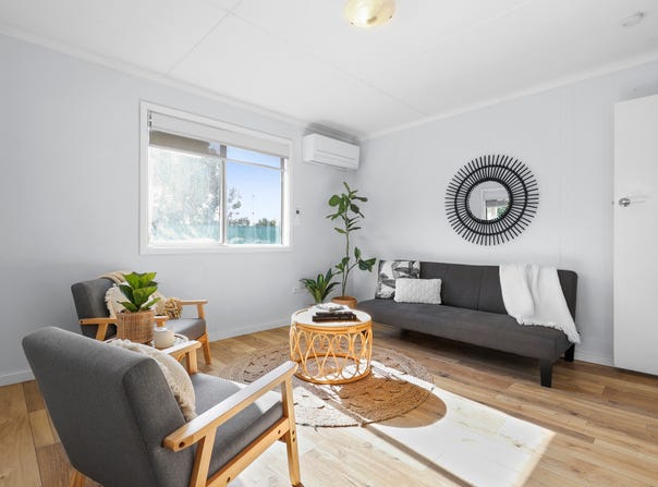 12 Berrima Parade, Surfside, NSW 2536
