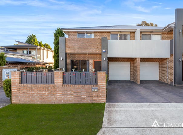 2/190 Lambeth Street, Picnic Point, NSW 2213