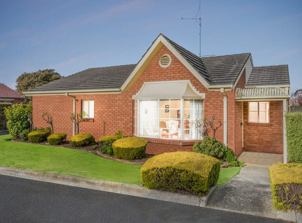 4/10 Percy Street, Newtown, Vic 3220