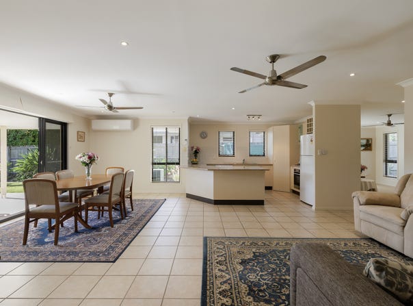 8 George St, Tewantin, Qld 4565
