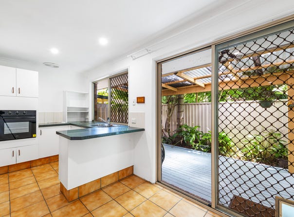 5/33-35 Golden Palms Court, Ashmore, Qld 4214