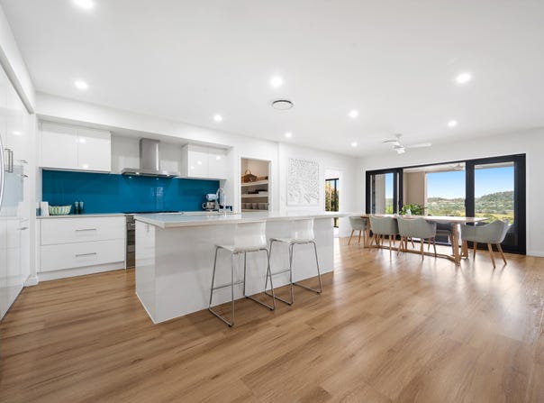 12 Woodview Court, Maudsland, Qld 4210