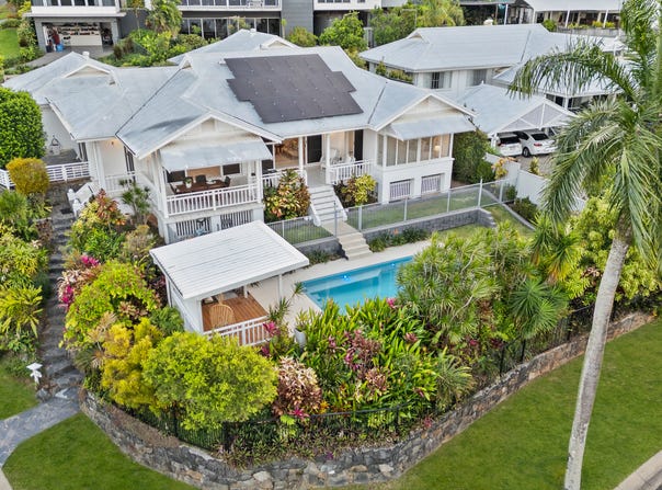 12 Strutton Place, Mooroobool, Qld 4870