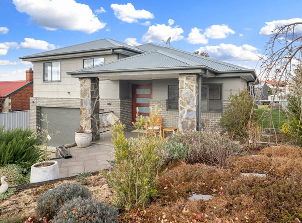 52 Victoria Street, Cooma, NSW 2630