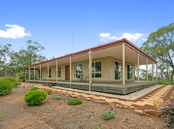 586 Nine Mile South Road, Wedderburn, Vic 3518