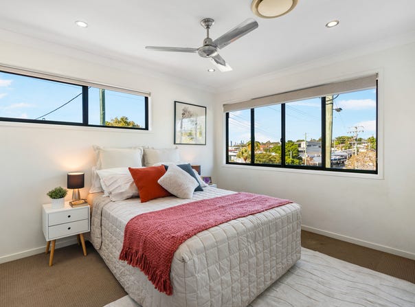 3/16-18 Turpin Road, Labrador, Qld 4215
