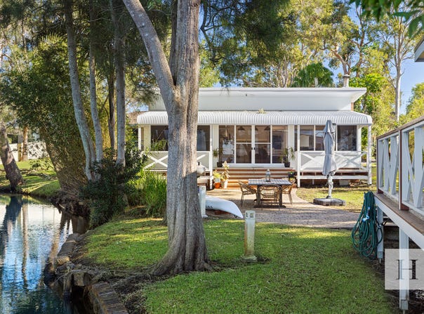 19 Malvina Parade, Gorokan, NSW 2263