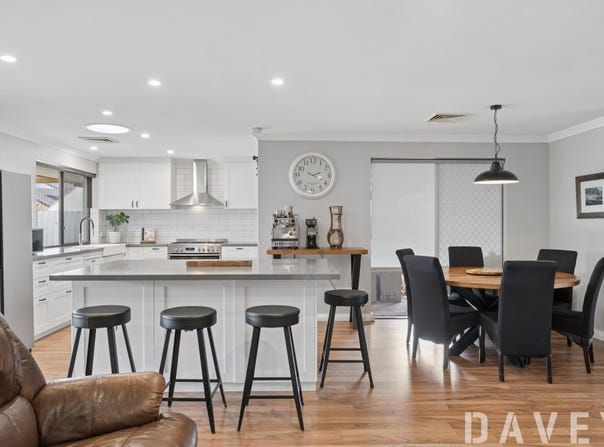 10 Macmillan Rise, Duncraig, WA 6023