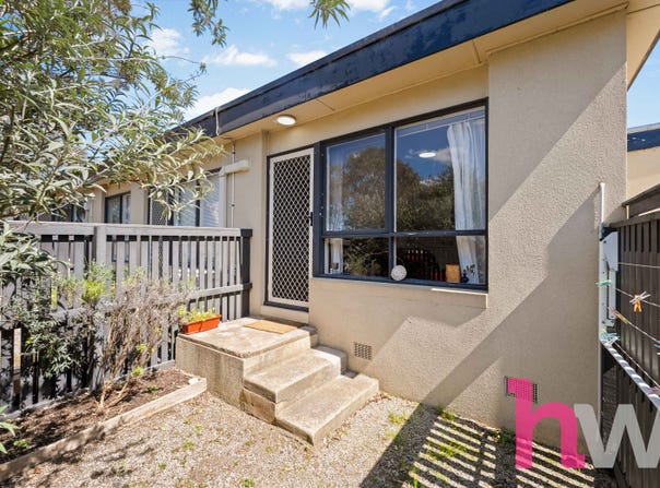 2/18 Bakewell Street, Herne Hill, Vic 3218