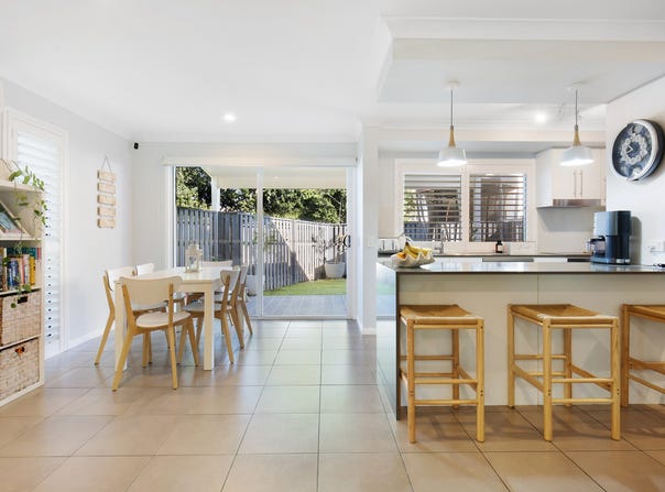 1 Tours Way, Burleigh Waters, Qld 4220
