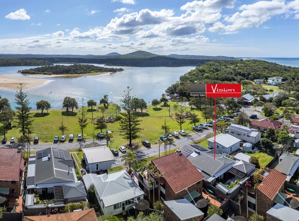 8 Lawson Street, Red Rock, NSW 2456