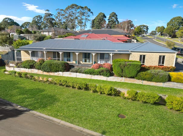 12 Summerhill Boulevard, Drouin, Vic 3818