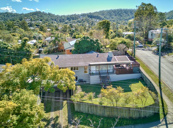 2 Moonmera Street, The Gap, Qld 4061