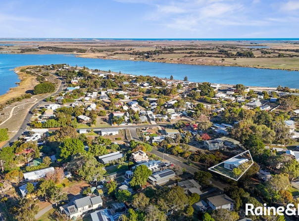 18 Lakeside Avenue, Clayton Bay, SA 5256