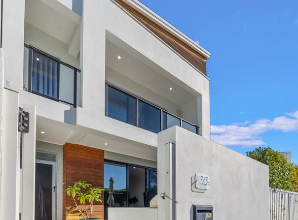 7/2 Crystalline Road, Spearwood, WA 6163