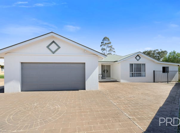 17 Eureka Place, Hillvue, NSW 2340