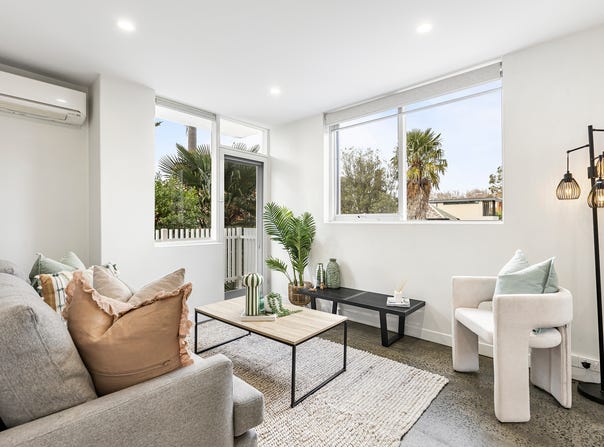 10/14 Deakin Street, St Kilda West, Vic 3182