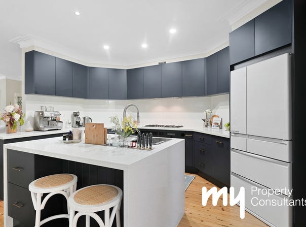 4 Benwerrin Crescent, Grasmere, NSW 2570