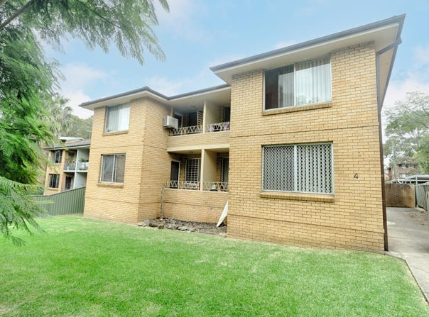 1/4 Alexandra Avenue, Westmead, NSW 2145