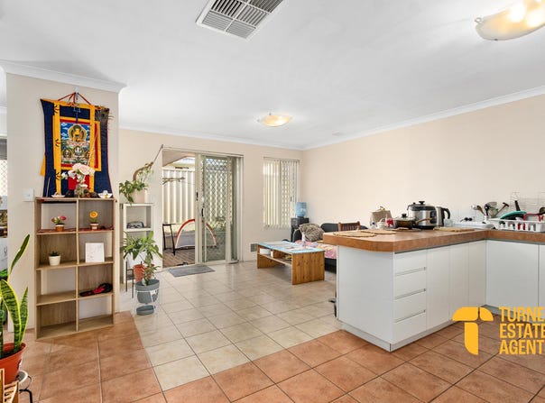 2/11 Eureka Road, Wilson, WA 6107