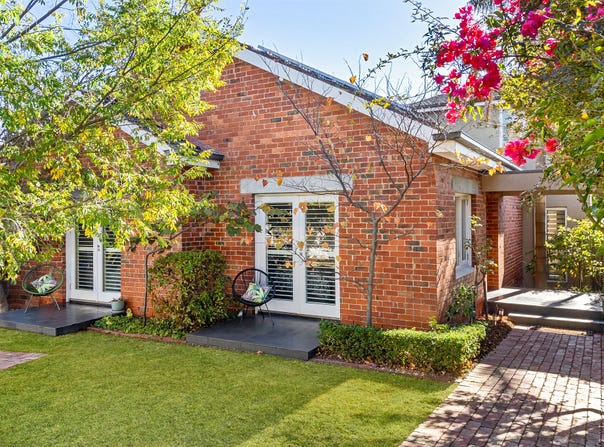 98 Barkly Street, Mornington, Vic 3931